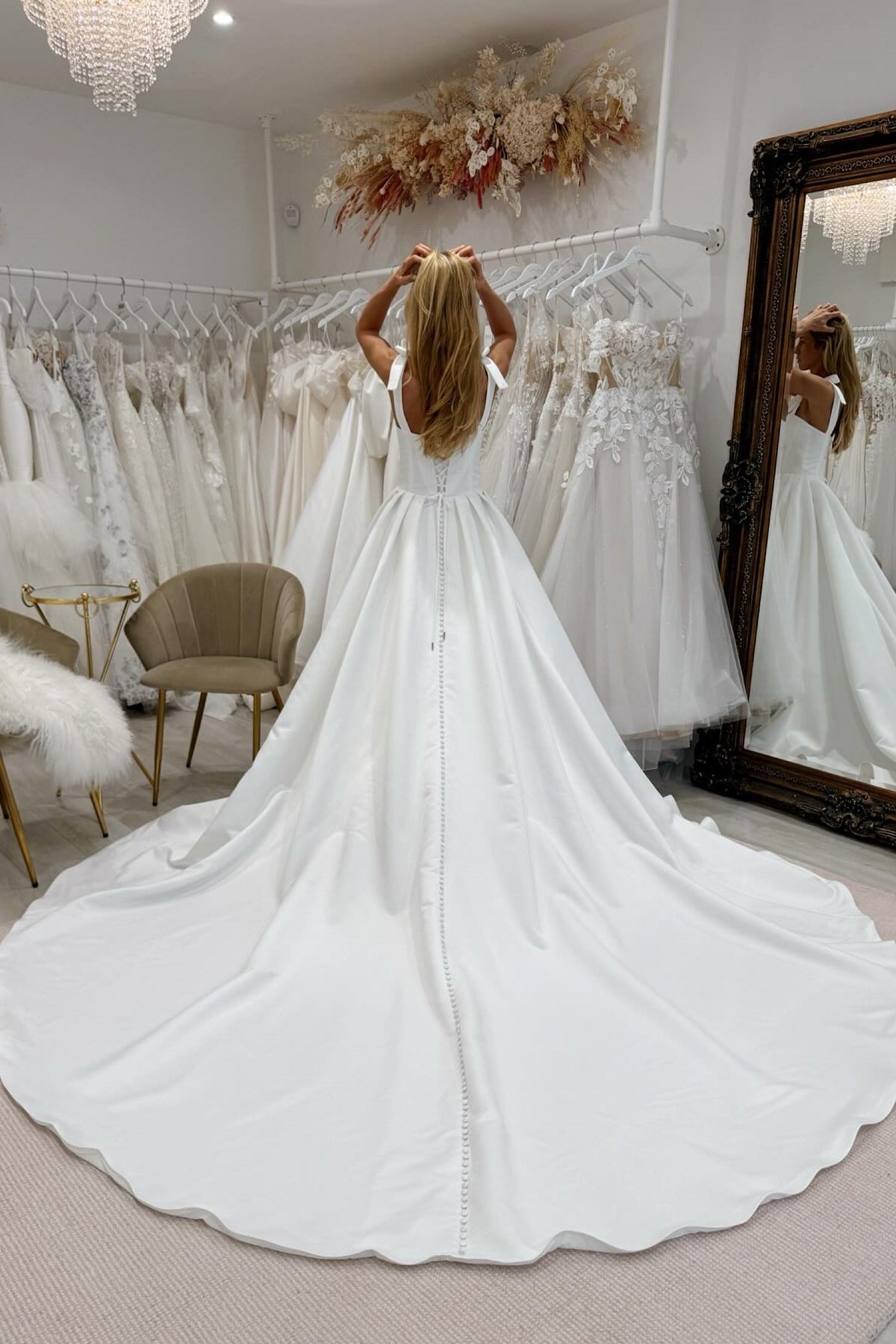 Dressystars White Wedding Dress Sweetheart A Line Spaghetti Strap Sleeveless Cathedral Train Satin Bridal Gown