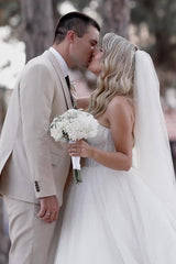 Dressystars White Wedding Dress Sweetheart Ball Gown Beaded Sleeveless Cathedral Train Tulle Bridal Gown