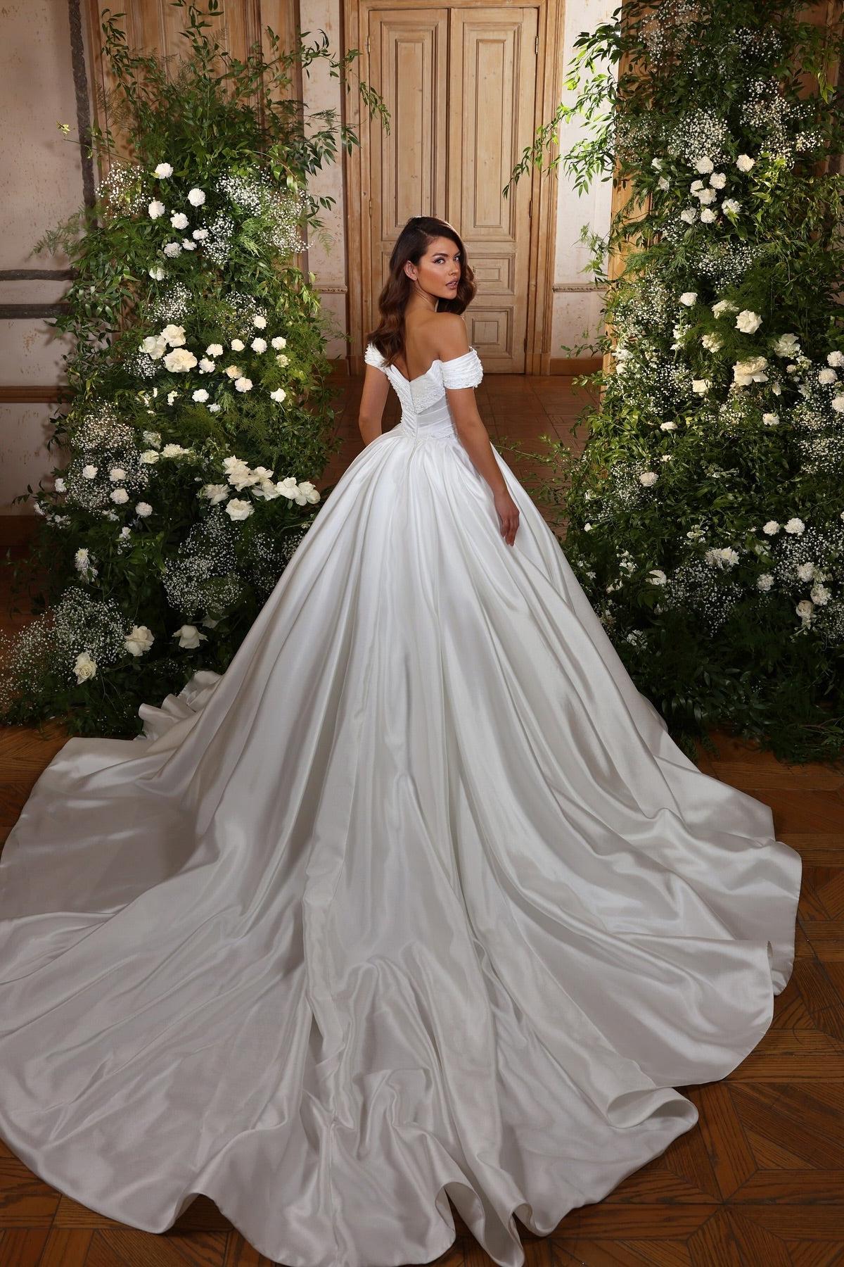 Dressystars White Wedding Dress Sweetheart Ball Gown Off The Shoulder Beaded Satin Bridal Gown With Pearls