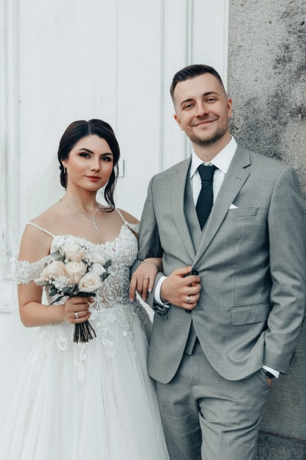 Dressystars White Wedding Dress Sweetheart Off The Shoulder Sleeveless Lace Ball Gown Tulle Bridal Gown With Appliques
