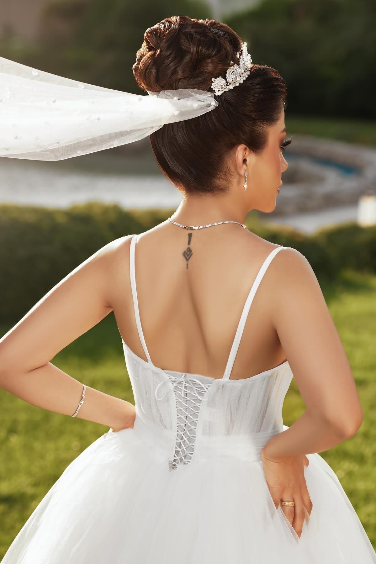 Dressystars White Wedding Dress Sweetheart Spaghetti Strap Sleeveless Ball Gown Tulle Bridal Gown