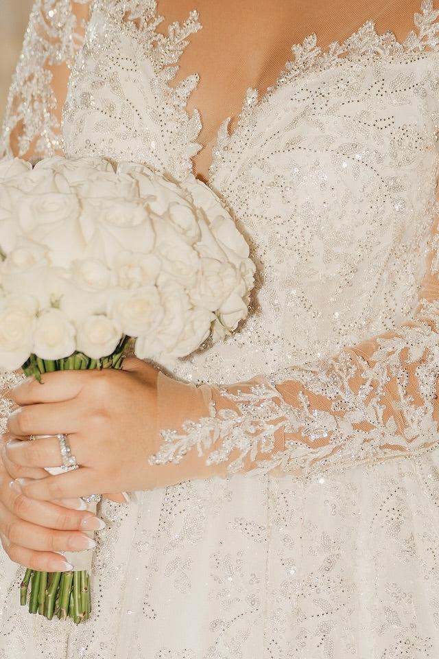 Dressystars White Wedding Dress V Neck Lace Sequined Ball Gown Sleeves Cathedral Train Bridal Gown