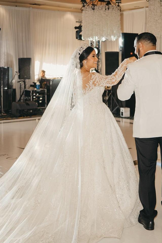 Dressystars White Wedding Dress V Neck Lace Sequined Ball Gown Sleeves Cathedral Train Bridal Gown