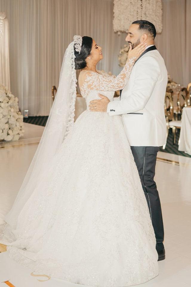 Dressystars White Wedding Dress V Neck Lace Sequined Ball Gown Sleeves Cathedral Train Bridal Gown