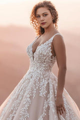 Dressystars White Wedding Dress V Neck Spaghetti Strap A Line Backless Tulle Lace Bridal Gown With Appliques