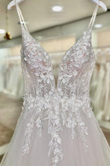 Dressystars White Wedding Dress V Neck Spaghetti Strap A Line Sleeveless Tulle Bridal Gown With Appliques