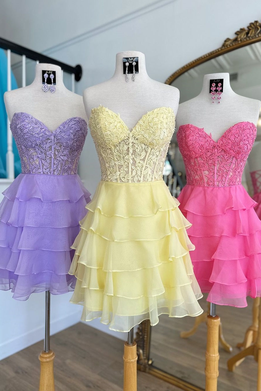 Dressystars Yellow Corset Chiffon Short Homecoming Dress with Appliques