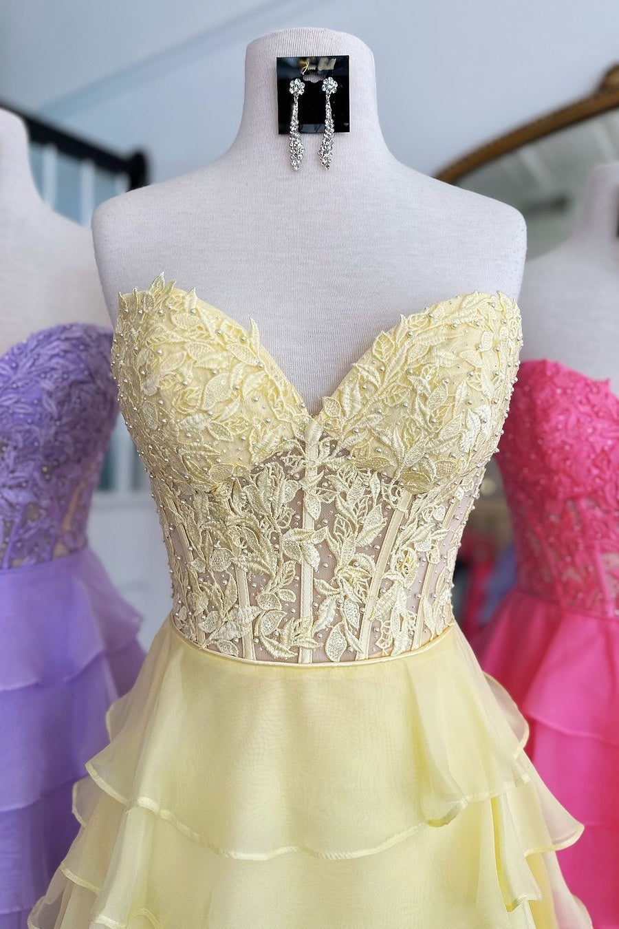 Dressystars Yellow Corset Chiffon Short Homecoming Dress with Appliques