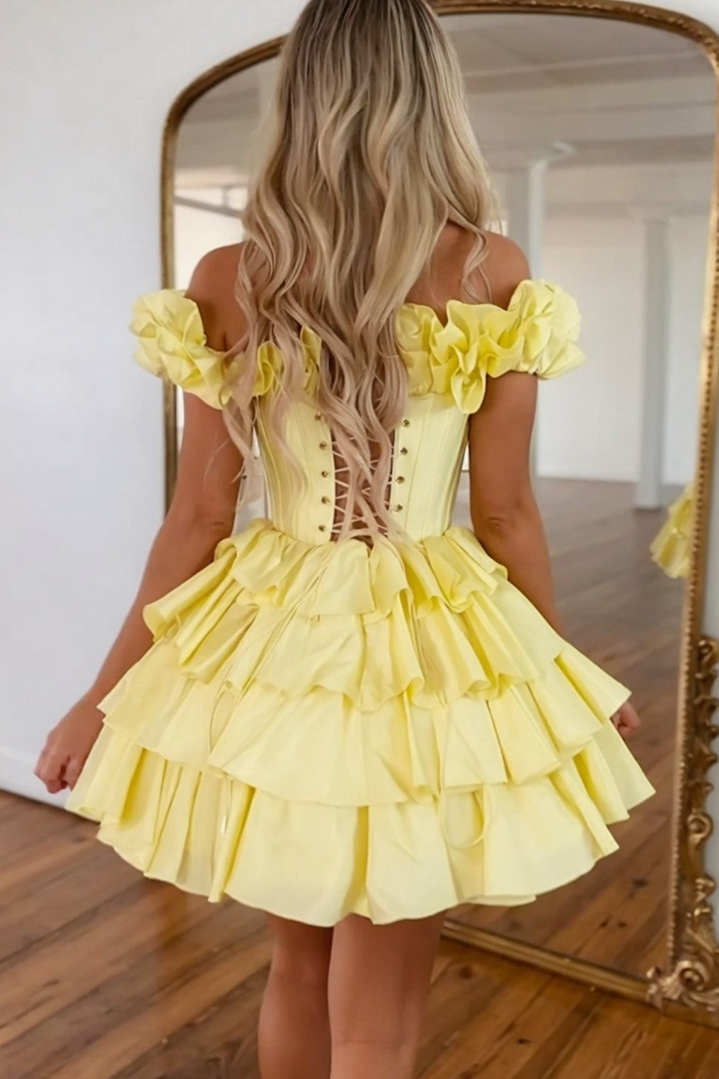 Dressystars Yellow Tiered Homecoming Dress Ruffles Short Cocktail Dress