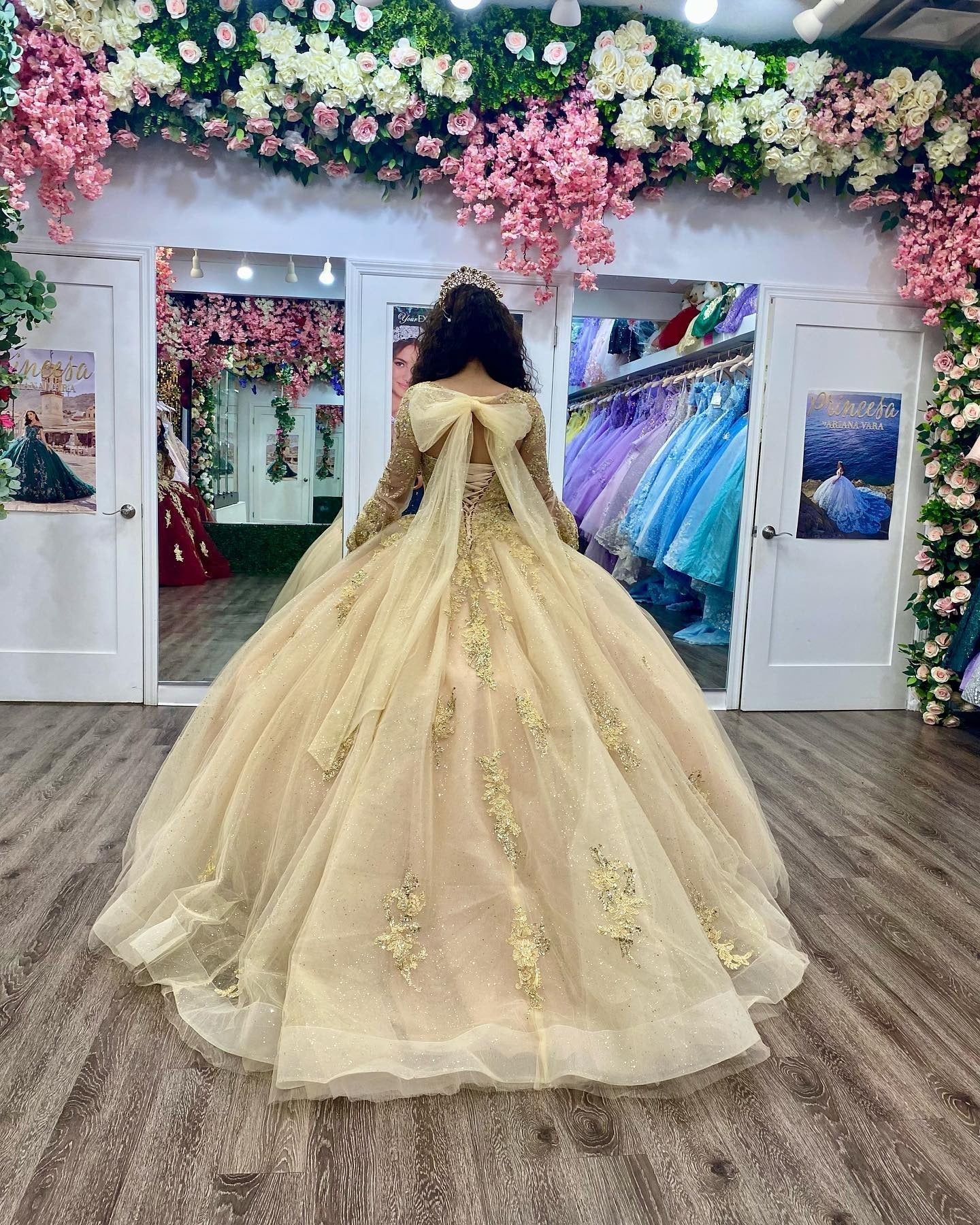 Elegant & Glamorous Ball Gown Off Shoulder Long Sleeves Lace Appliques Beaded Tulle Quinceanera Dress Formal Evening Party Princess Gown For Sweet 16