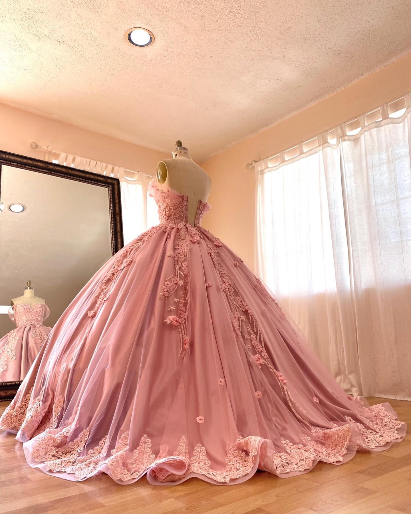 Elegant & Gorgeous Ball Gown Off Shoulder 3D Flower Lace Appliques Beaded Pink Satin Quinceanera Dress For Sweet 16