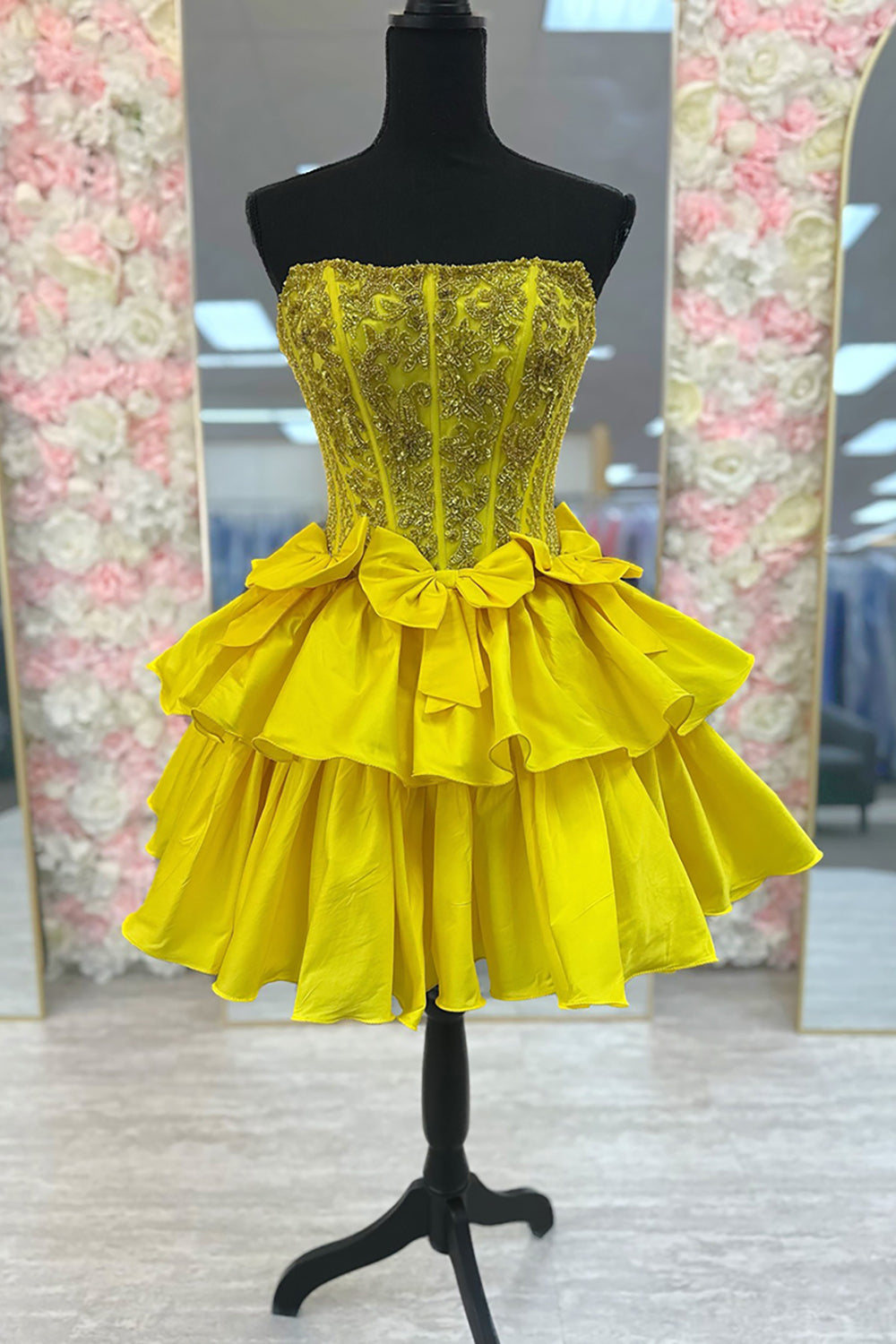 Fluffy Fuchsia Homecoming Dresses Short Tight Cocktail Dresses With Ruffles