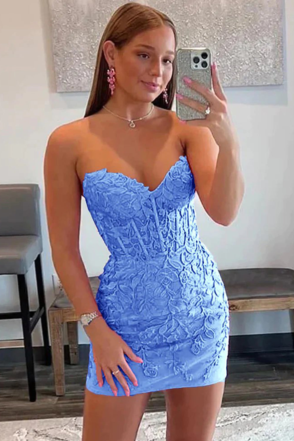 Girly Homecoming Dress pink Bodycon Fitting with Delicate Appliques Short Party Cocktail Dress