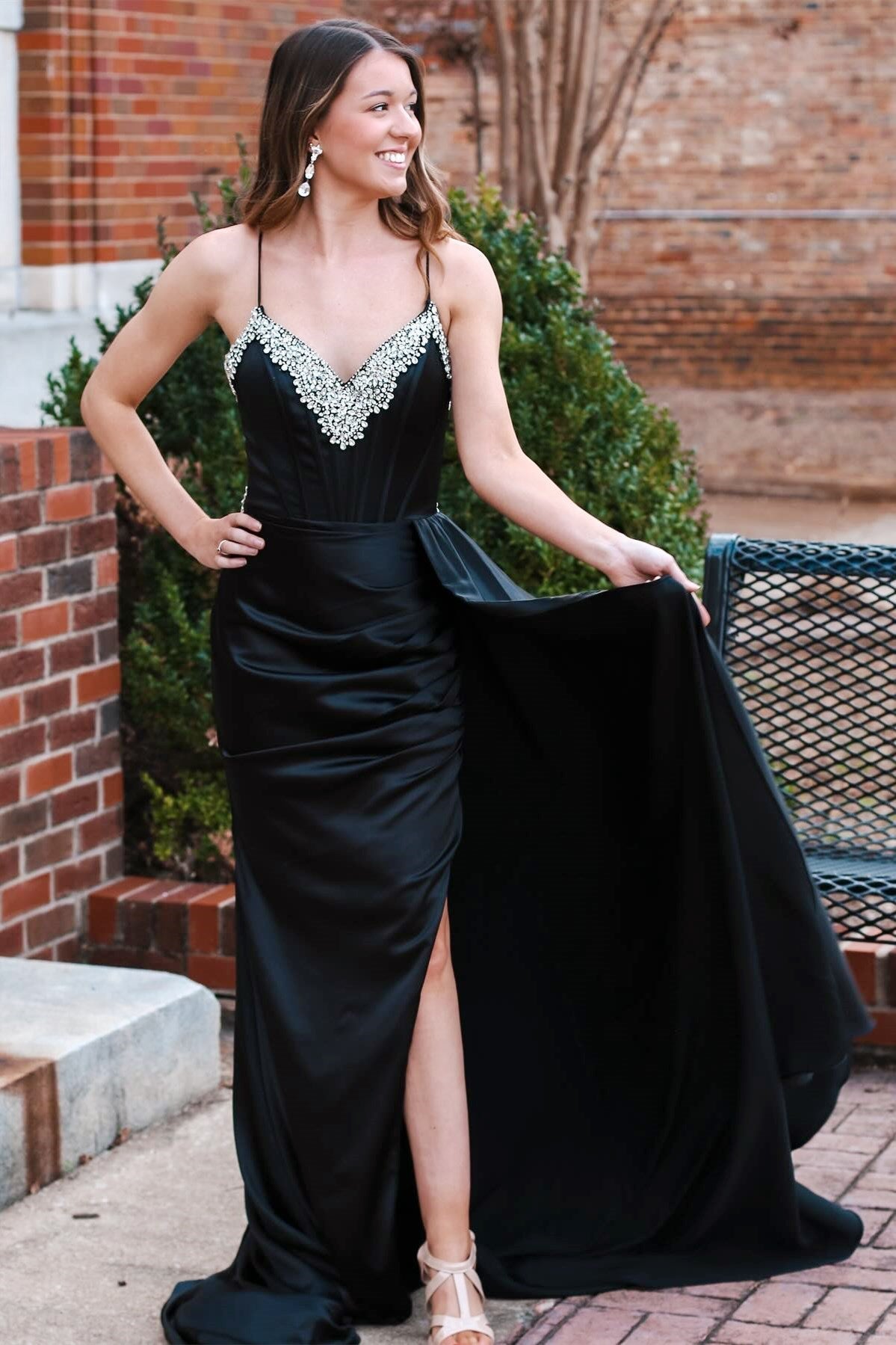 Glamorous Prom Dress Black Rhinestone V Neck Long Formal Short Party Evening Dress