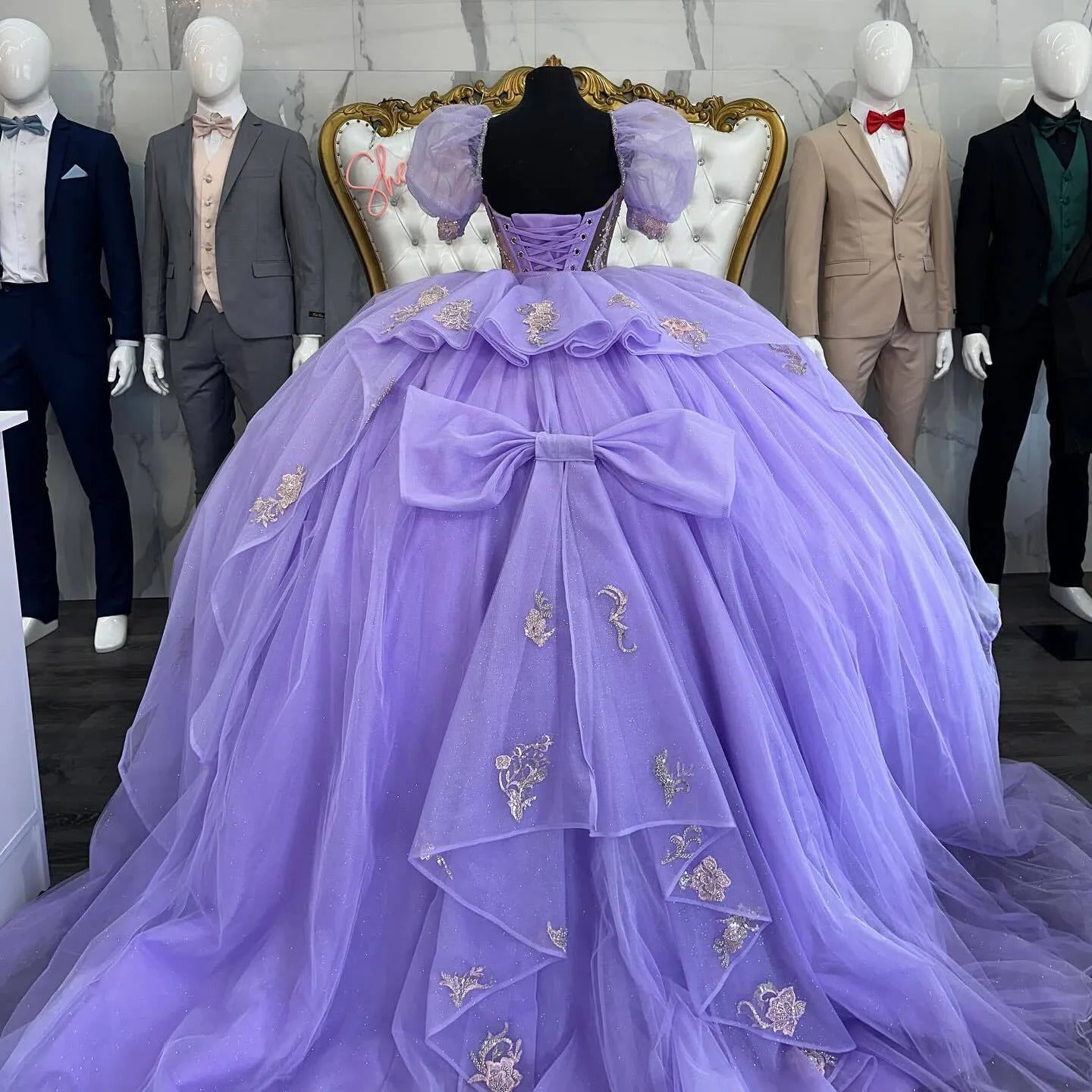 Gorgeous Ball Gown Sweetheart Neck Puffy Sleeves Lace Appliques Bow Knot Sweep Train Lavender Tulle Quinceanera Dress For Sweet 16