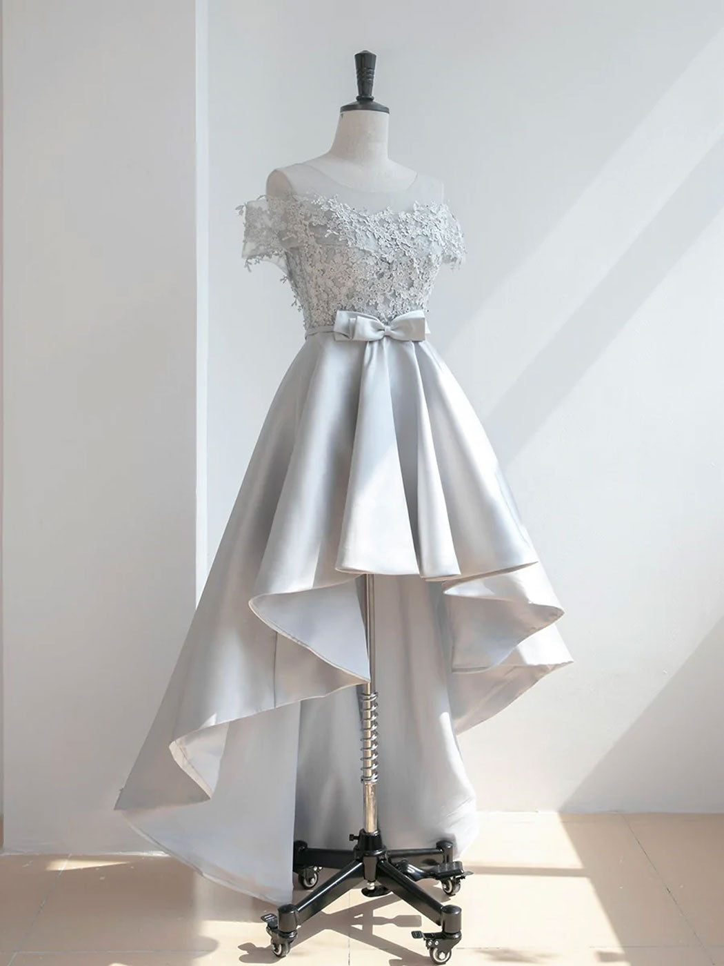 Gray Homecoming Dress Scoop Neck High Low Lace Short Party Cocktail Dress