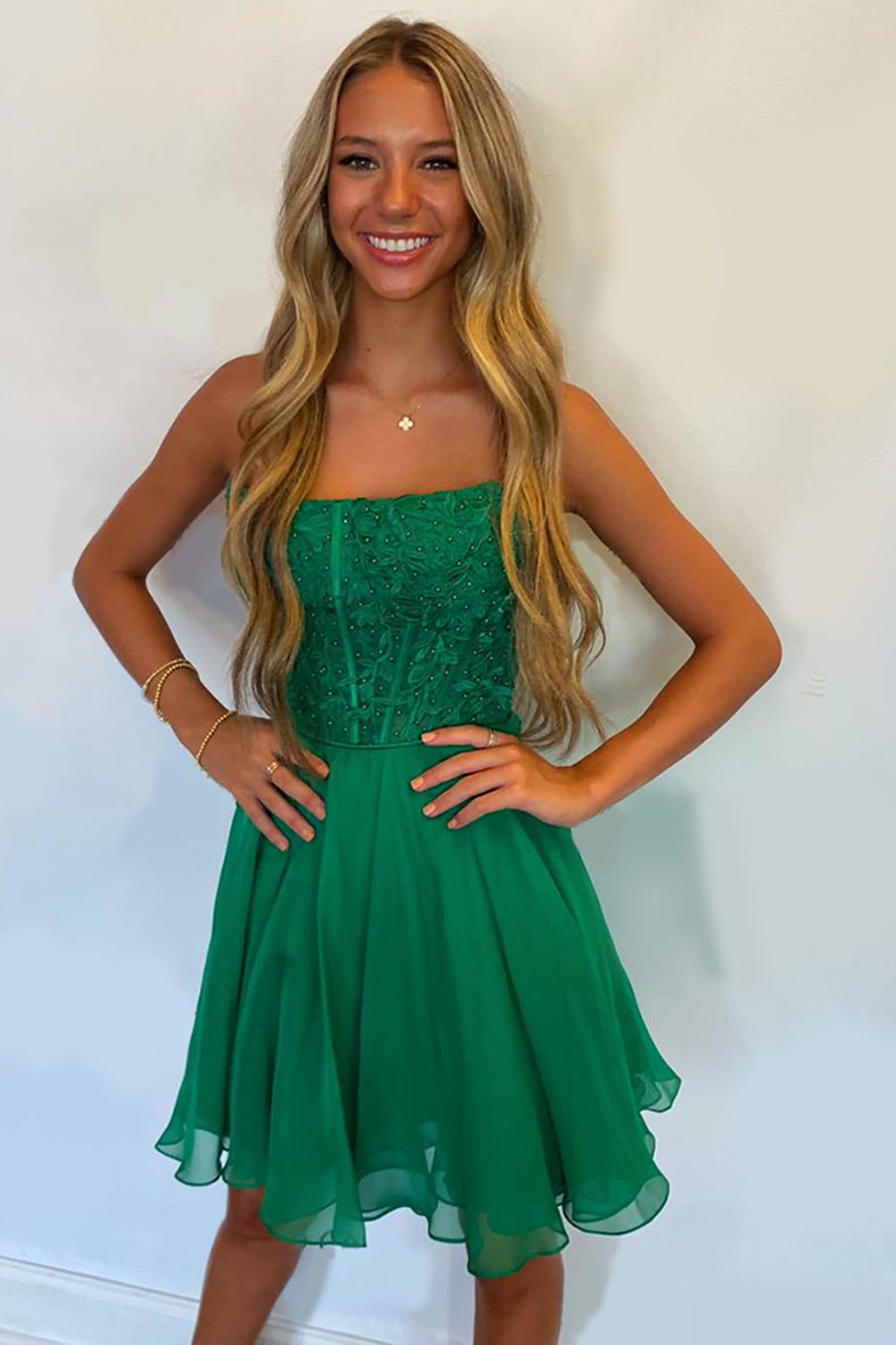 Green Chiffon Homecoming Dresses Beaded Short Corset Cocktail Dresses With Lace