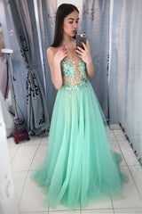 Green Prom Dress Crew Neck Tulle Lace Appliques Long Evening Dress