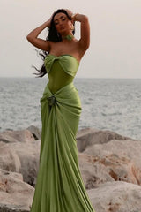 Dressystars Green Ruched Bodice Mermaid Draped Maxi Prom Dress With Rosette Detail Formal Evening Gown