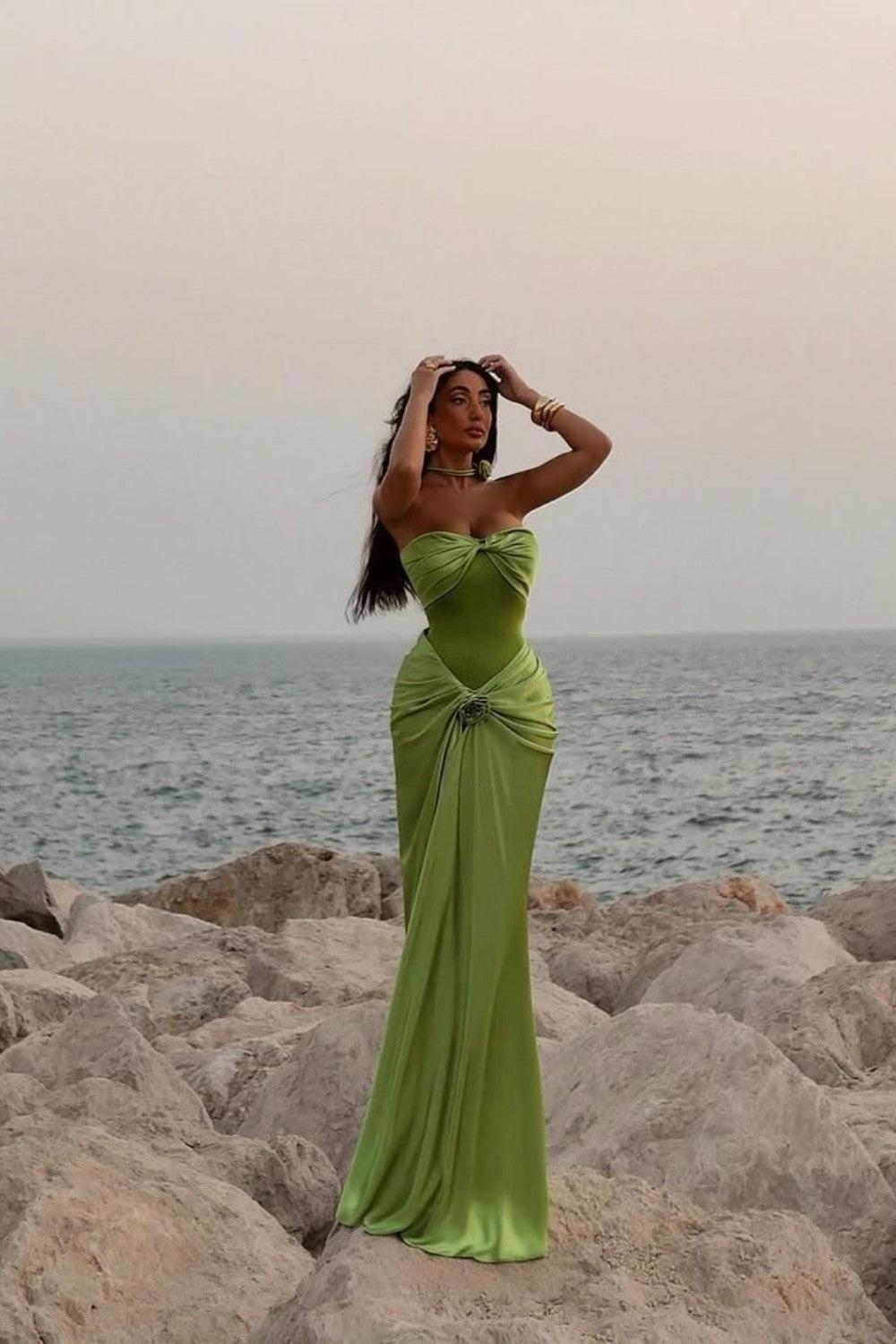 Dressystars Green Ruched Bodice Mermaid Draped Maxi Prom Dress With Rosette Detail Formal Evening Gown
