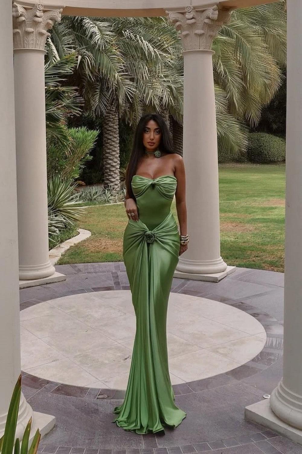 Dressystars Green Ruched Bodice Mermaid Draped Maxi Prom Dress With Rosette Detail Formal Evening Gown