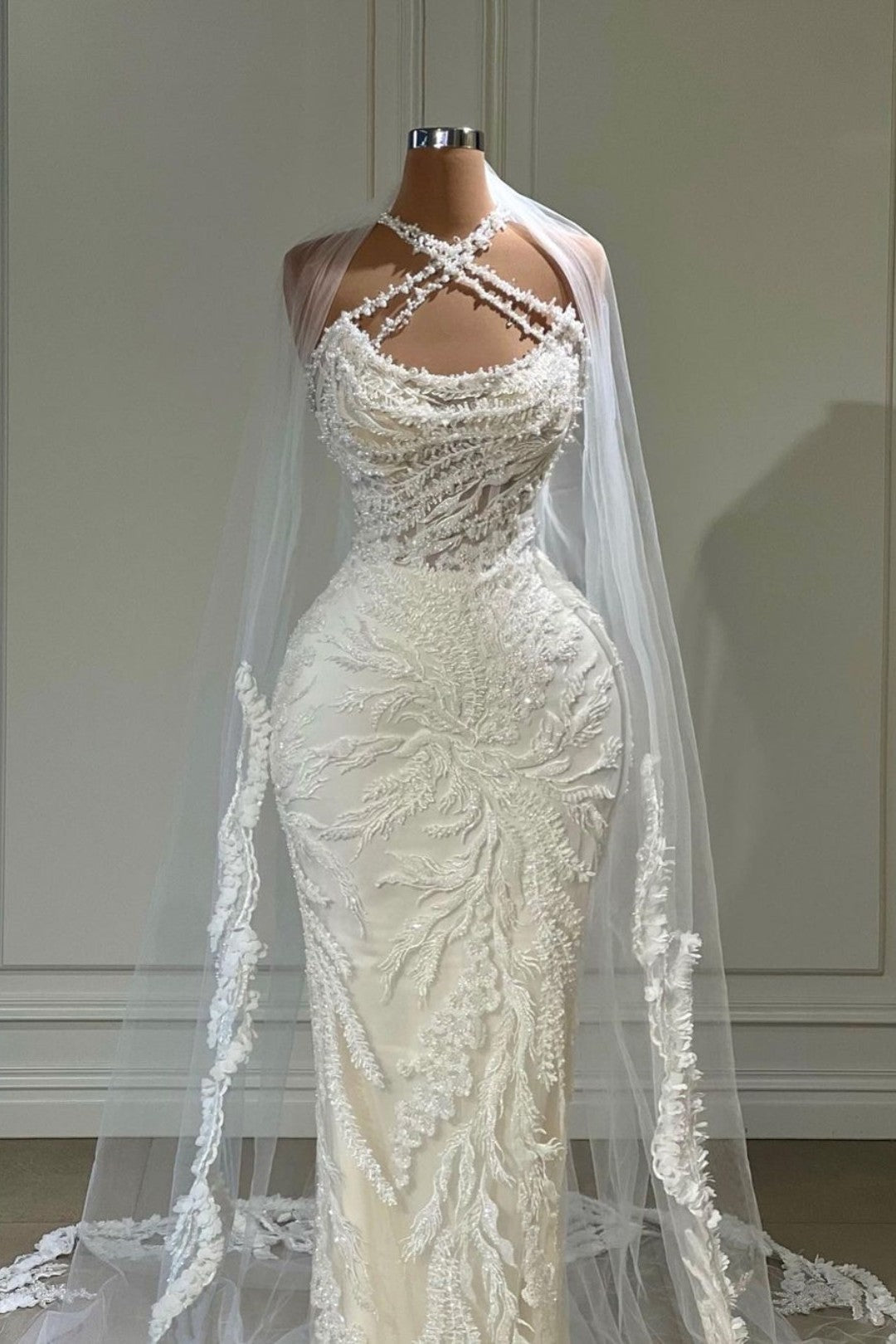 Halter Mermaid Wedding Dress Tulle Sleeveless Bridal Dress with Appliques Halter Mermaid Wedding Dress Tulle Sleeveless Bridal Dress with Appliques