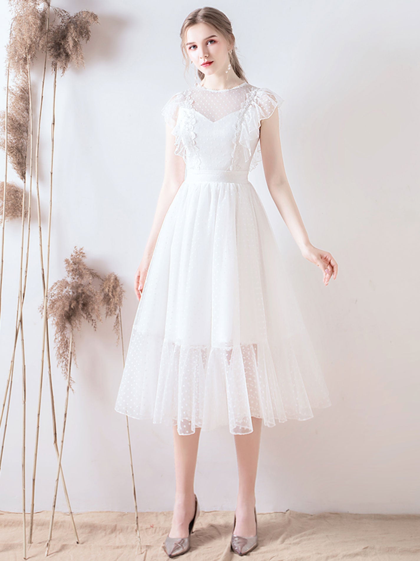 Handmade Bridesmaid DressWhite Round Neck Tulle Lace Short Lace Wedding Guest Dress