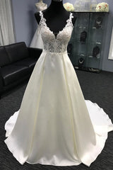 Ivory Handmade Wedding Dress V Neck Lace Appliques e Satin Long Evening Dress