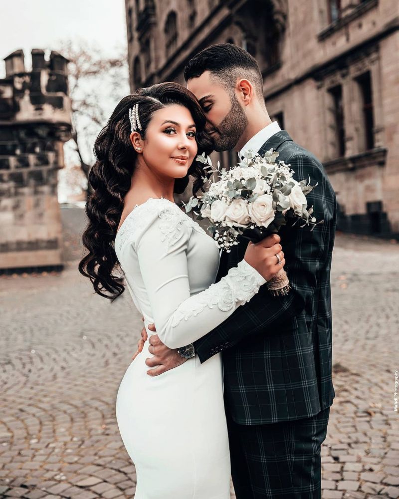 Ivory Mermaid Satin Wedding Dress Long Sleeves Bridal Dress with Lace Appliques