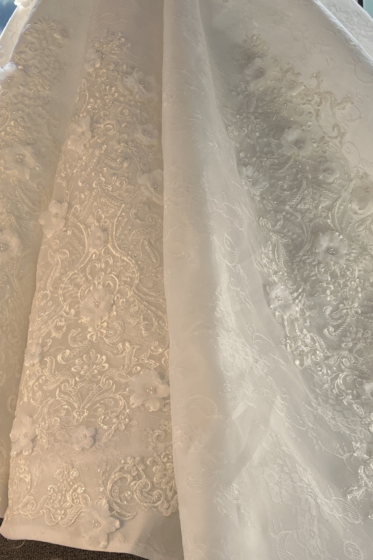 Ivory Wedding Dress Crew Neck Ball Gown Bridal Dress with Court Train