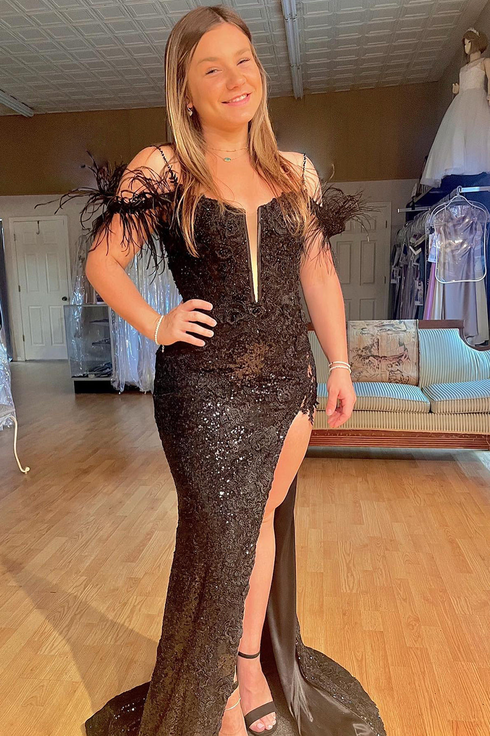 Lavender Prom Dress Appliques Mermaid Evening Dress with Feathers