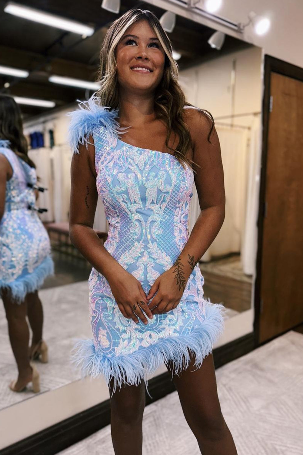 Lilac Homecoming Dresses One Shoulder Tight Short Cocktail Dresses with Feather