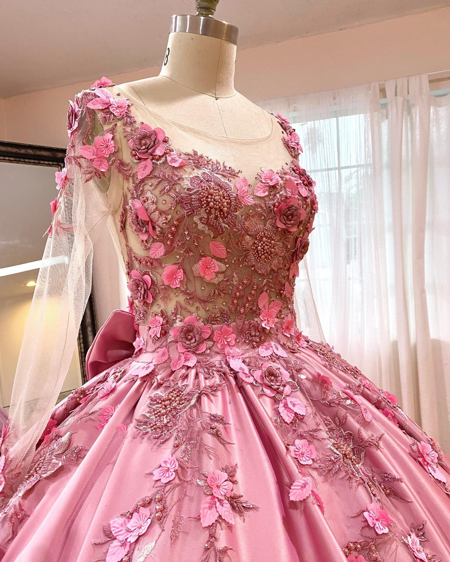 Luxury Ball Gown Flower Round Neck Long Sleeves Flower Lace Appliques Beaded Backless Sweep Train Pink Satin Quinceanera Dress For Sweet 16
