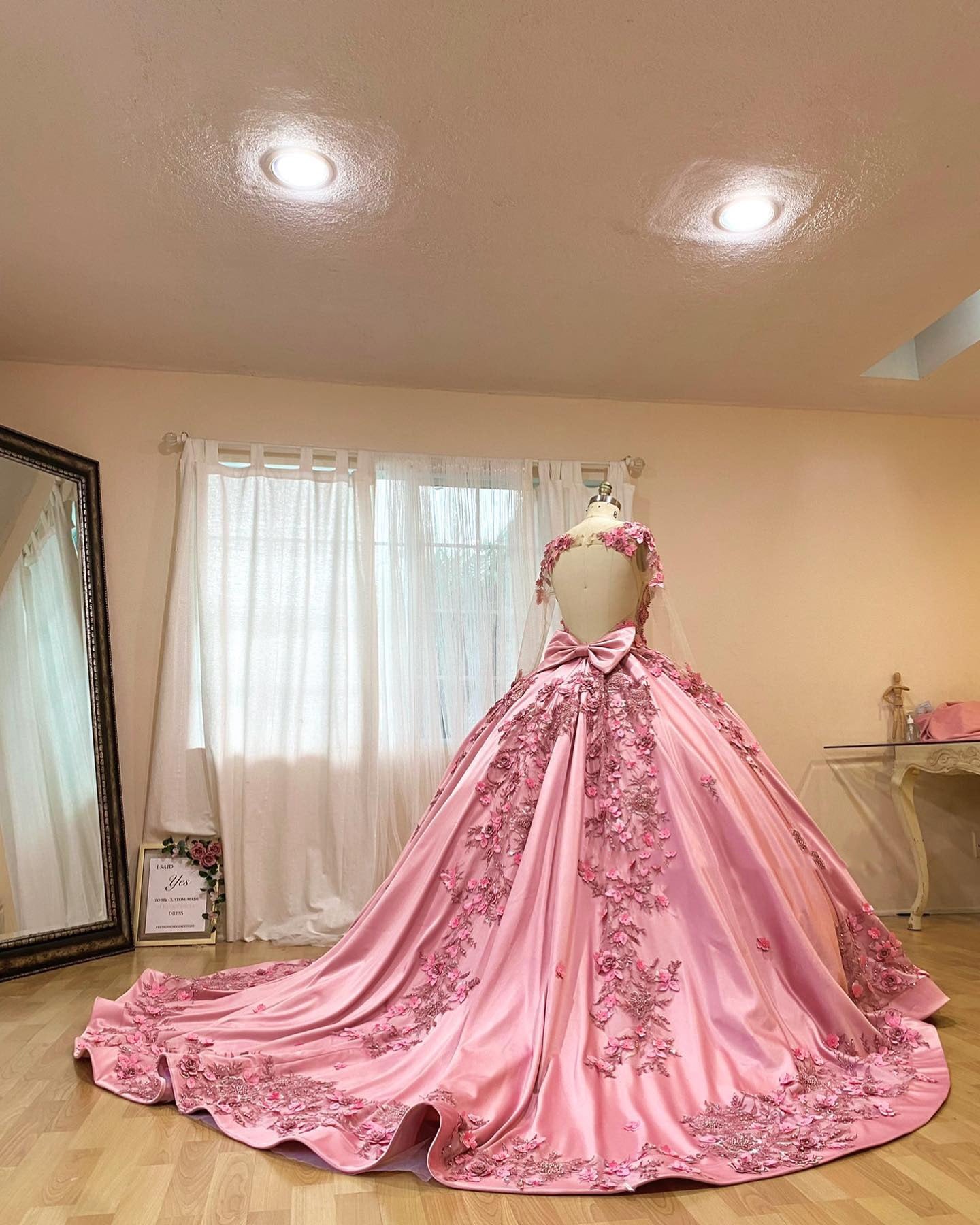 Luxury Ball Gown Flower Round Neck Long Sleeves Flower Lace Appliques Beaded Backless Sweep Train Pink Satin Quinceanera Dress For Sweet 16