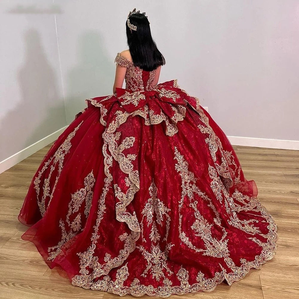 Luxury Ball Gown Off Shoulder Cap Sleeveless Lace Appliques Red Tulle Quinceanera Dress Birthday Prom Party Gown For Sweet 16