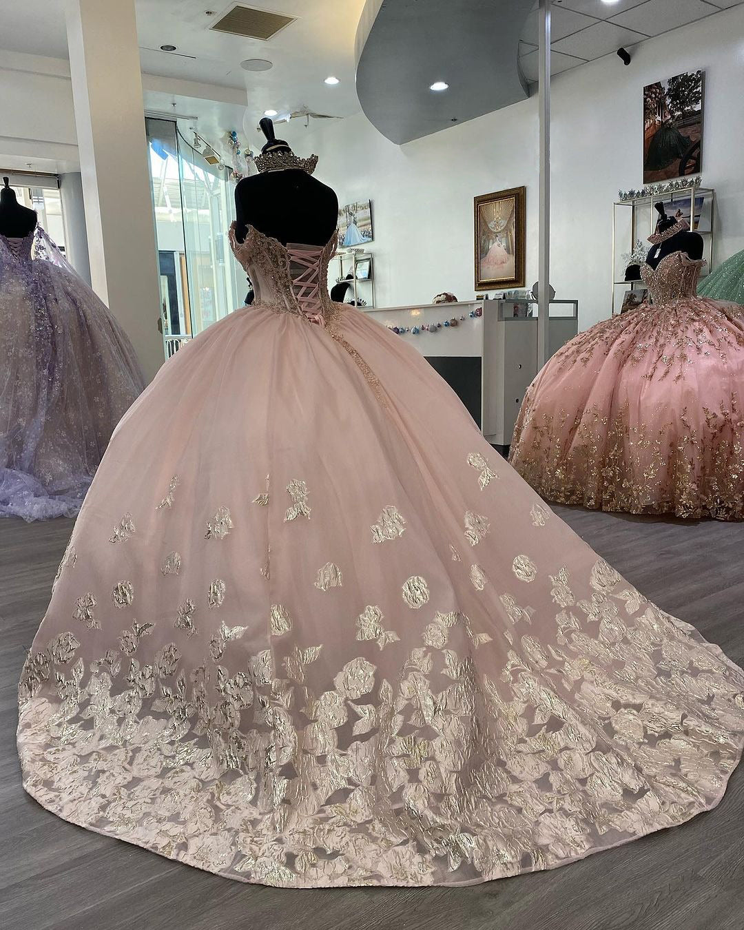 Luxury Ball Gown Sweetheart Neck Off Shoulder Lace Appliques Beaded Pink Tulle Quinceanera Dress Princess Prom Party Gown For Sweet 16