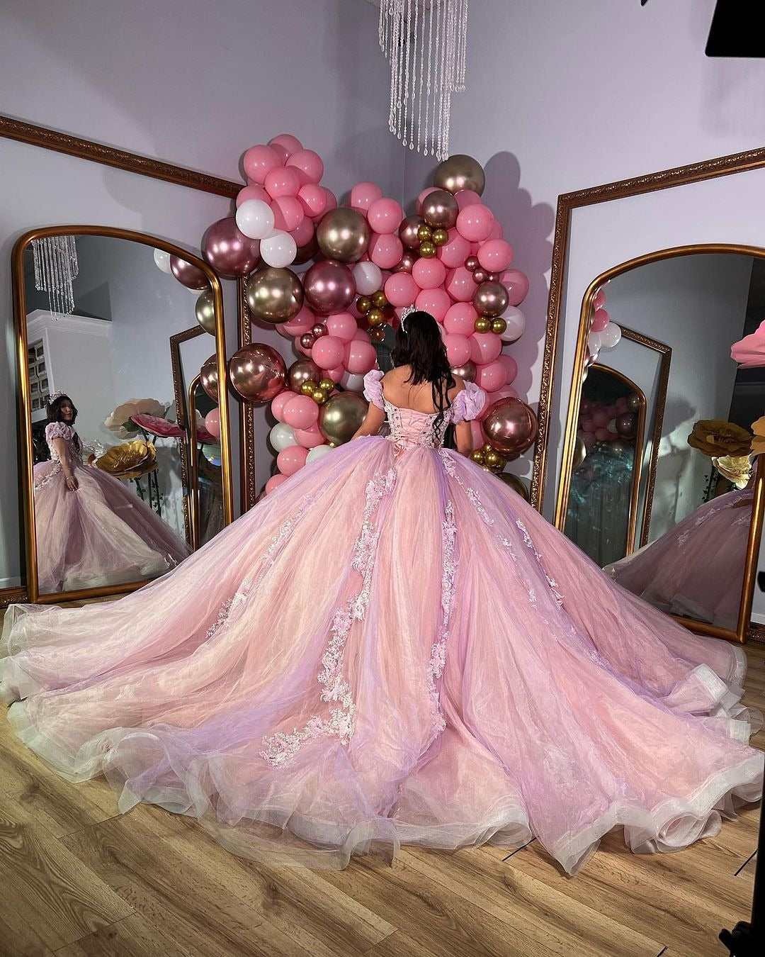 Luxury Ball Gown Sweetheart Neck Puff Sleeves Lace Appliques Beaded Pink Tulle Princess Evening Party Gowns Quinceanera Dress For Sweet 16