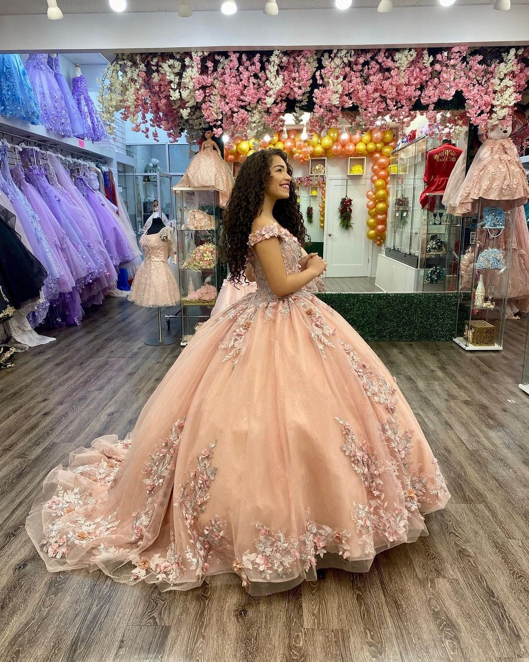 Luxury & Glamorous Ball Gown Off Shoulder Sleeveless 3D Flowers Lace Appliques Champagne Tulle Princess Evening Party Dress Quinceanera Dresses For Sweet 16