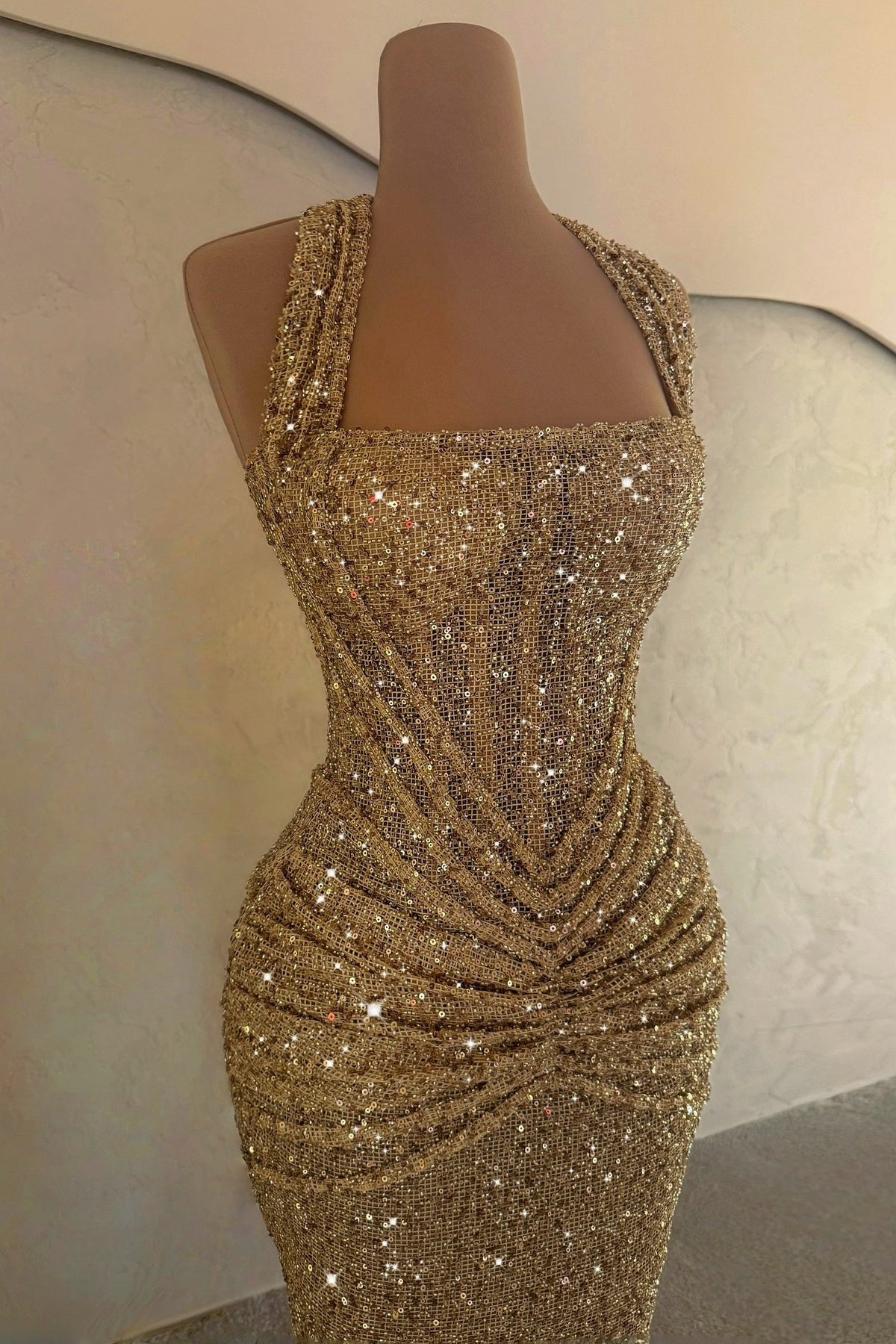 Mermaid Halter Neck Gold Sequined Long Prom Dress With Ruched Formal Evening Gown