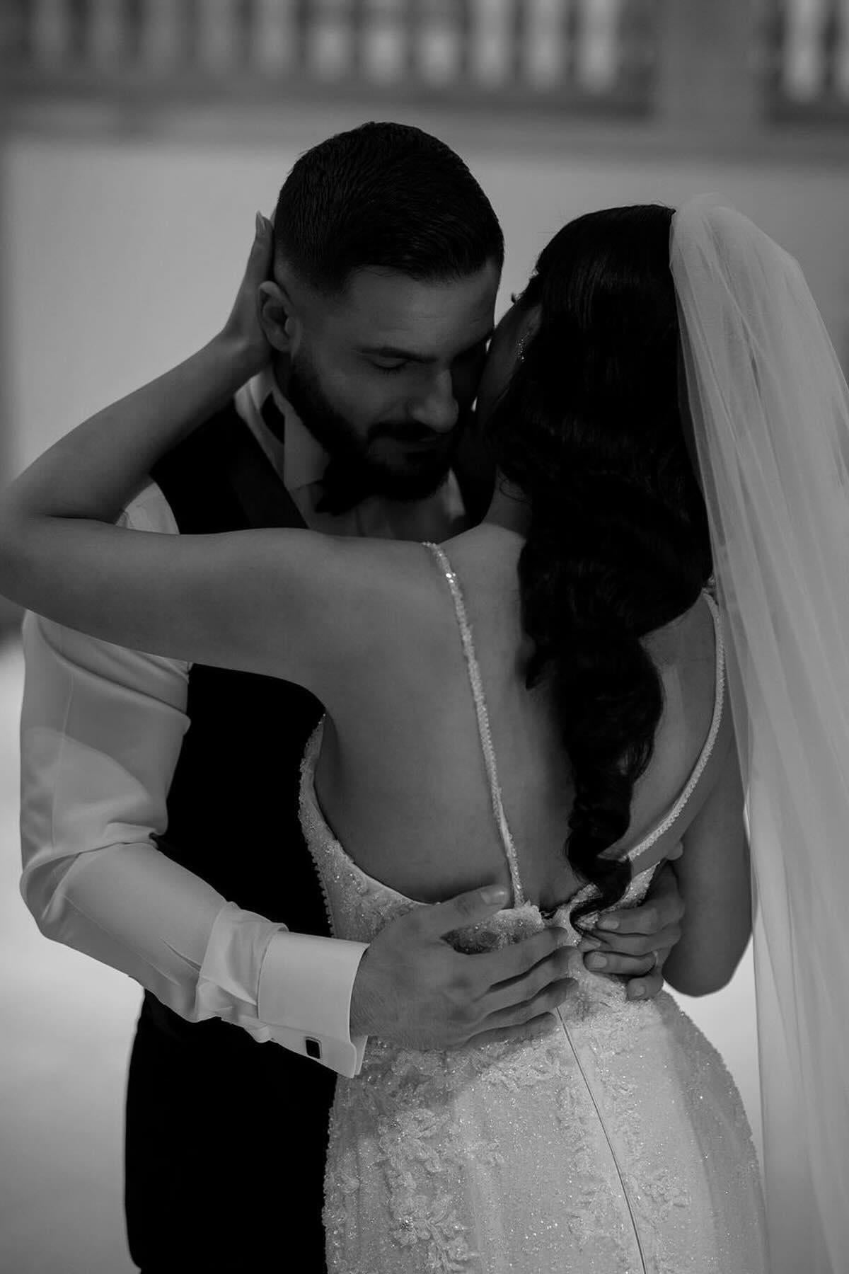 Mermaid Lace Spaghetti Straps Sleeveless White Wedding Dress Long Bridal Gown With Appliques