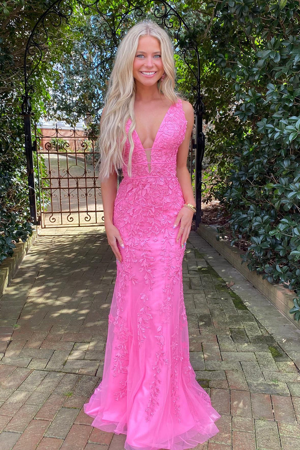 Mermaid Prom Dress Deep V Neck Pink Long Evening Dress with Appliques