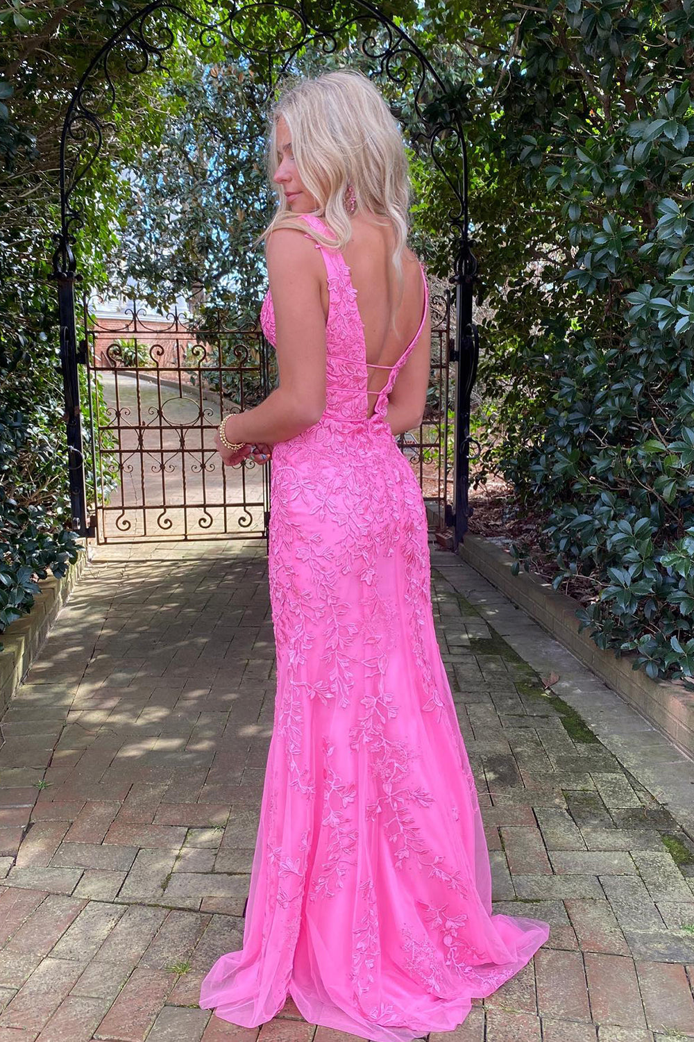 Mermaid Prom Dress Deep V Neck Pink Long Evening Dress with Appliques