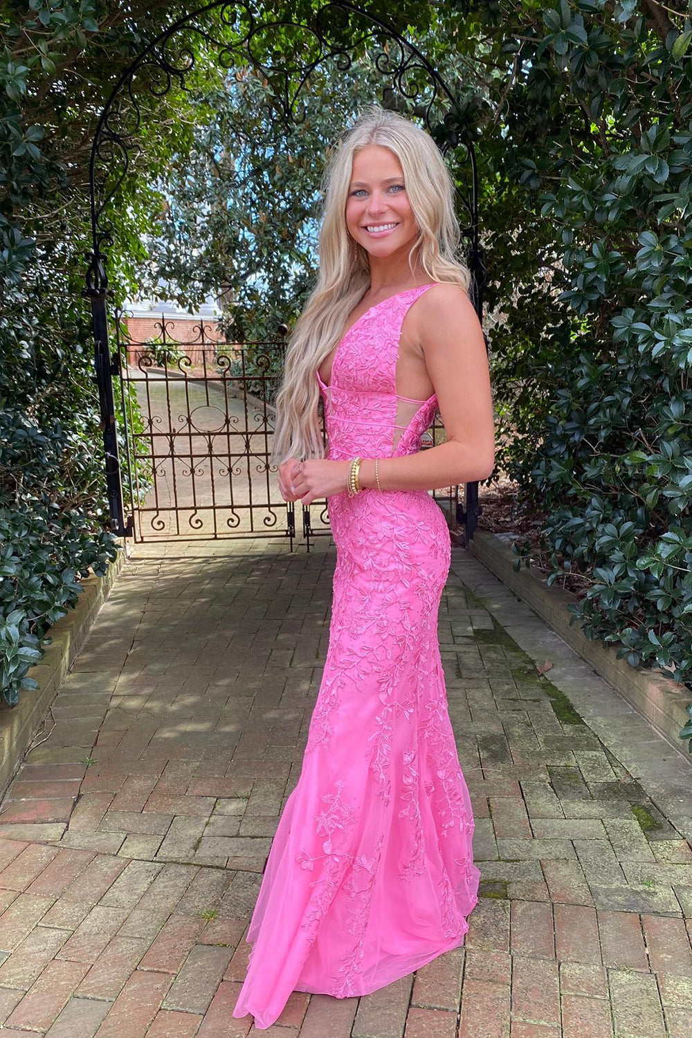 Mermaid Prom Dress Deep V Neck Pink Long Evening Dress with Appliques
