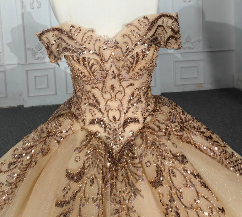 Off the Shoulder Quinceanera Ball Gown Sweet 16 Dress with Appliques and Beadings