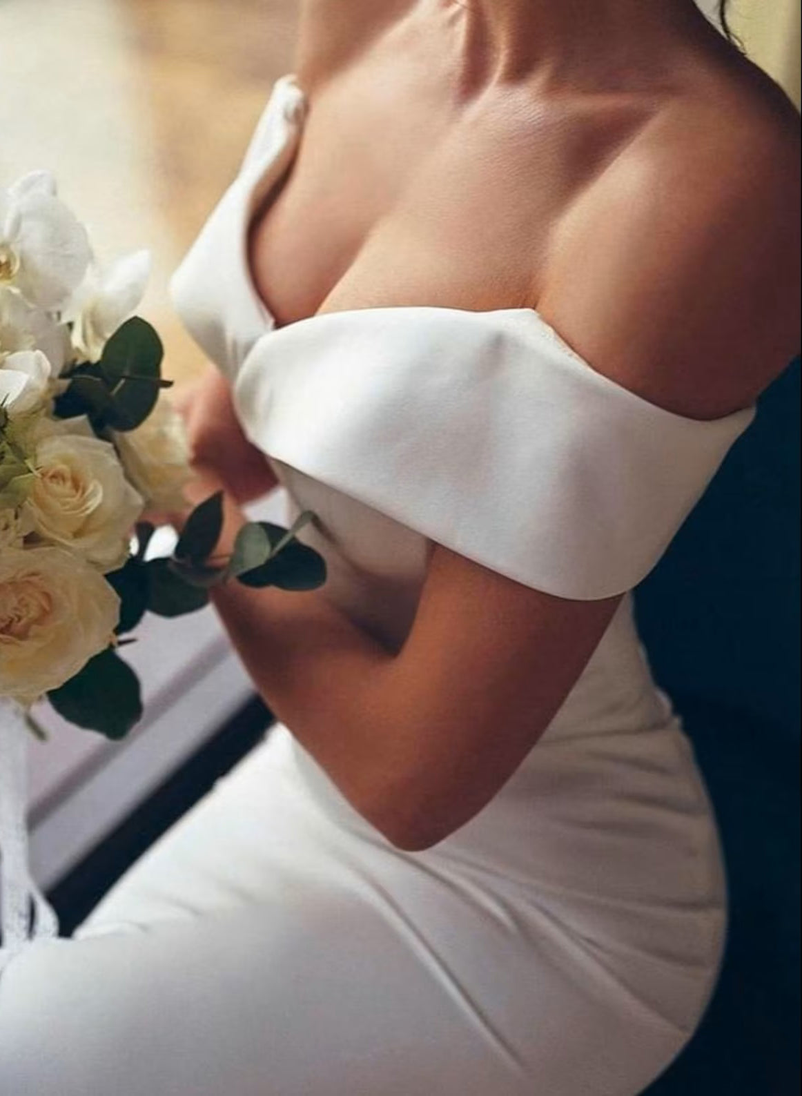 Off the Shoulder Sleeveless Trumpet/Mermaid Satin Wedding Dress with Sweep Train