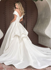 Off the Shoulder Vintage Satin Wedding Dress With Ruffle/Pockets