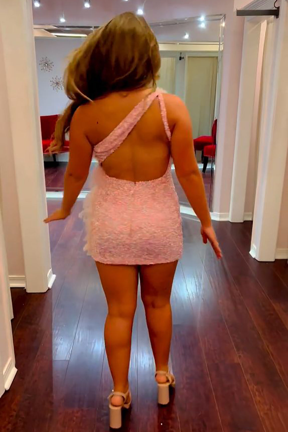 Pink Homecoming Dresses Sequined Backless Tight Cocktail Dresses with Feathers