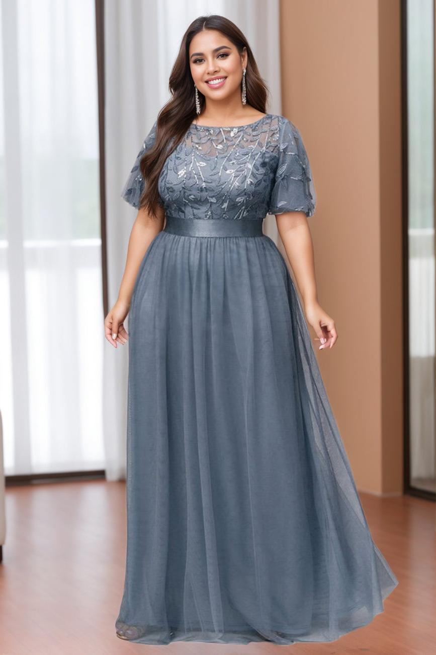 Plus Size Floor-Length Mother of the Bride A-Line Dress with Scoop Neck and Half Sleeves Featuring Appliques