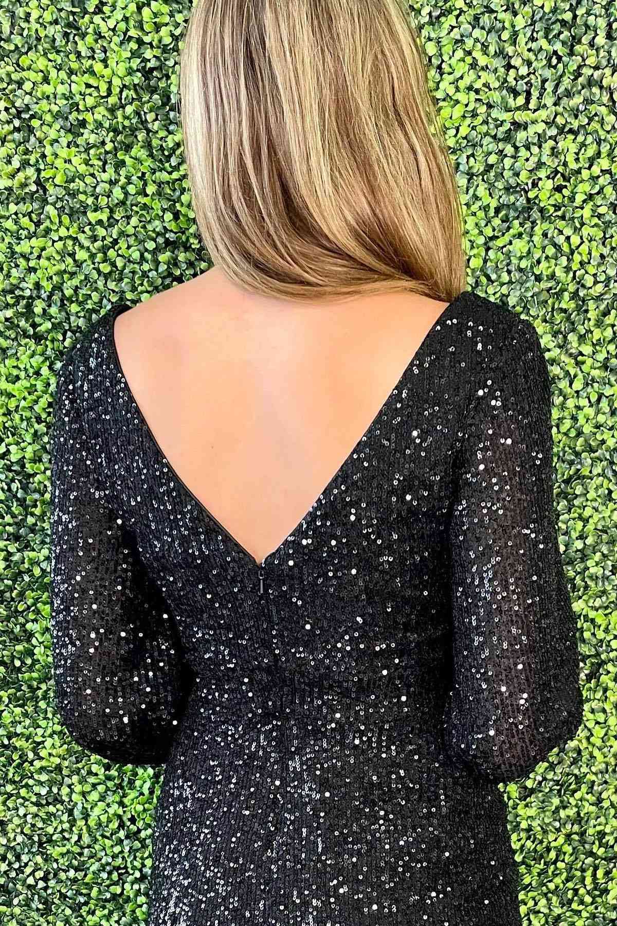 Pretty Homecoming Dress Bodycon V neck Long Sleeves Sequin Short Party Cocktail Dress