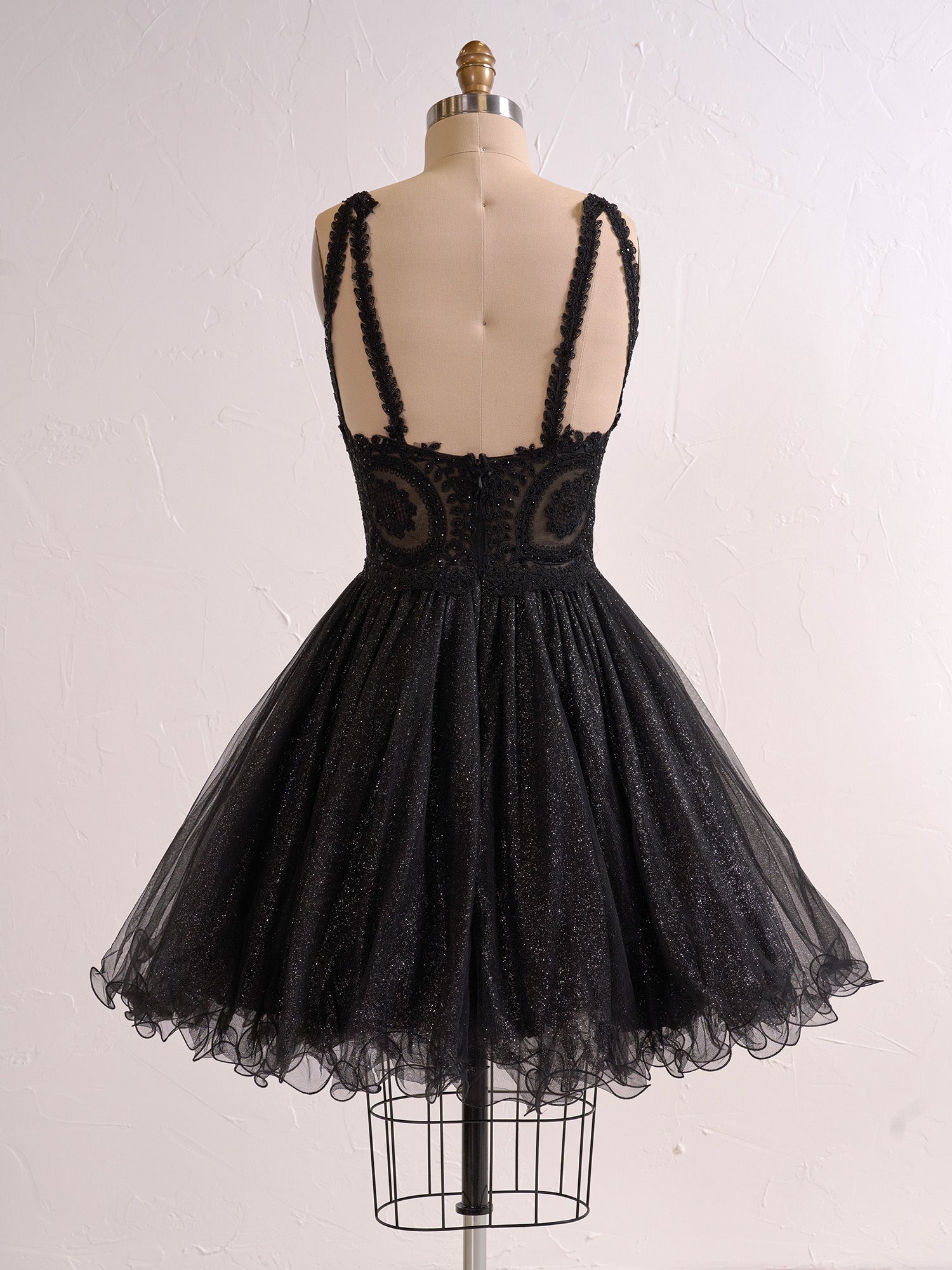 Pretty Homecoming Dress Embellished With Delicate EmbroideryTulle Short Party Cocktail Dress